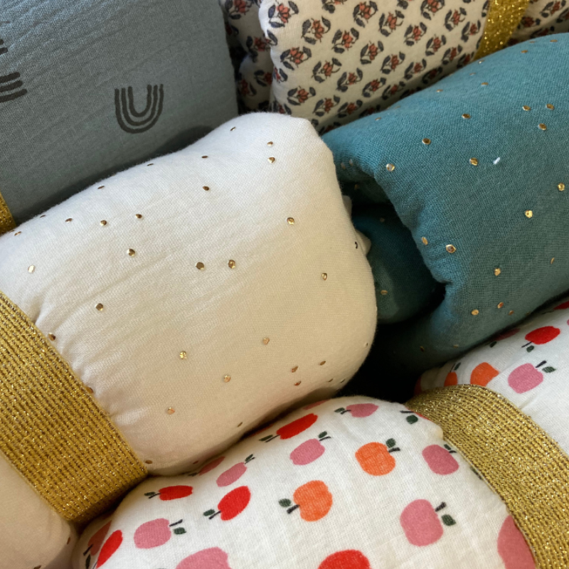 Tapis à langer nomade - Écrue à fleur tomette - La Petite Framboise