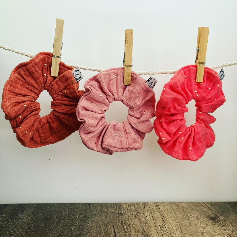 Chouchou Tissu - Corail à pois dorés