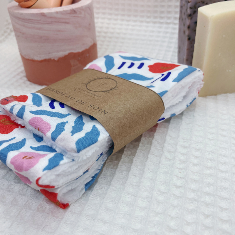 Bandeau de soin - Blanc et bleu à fleur rose/rouge