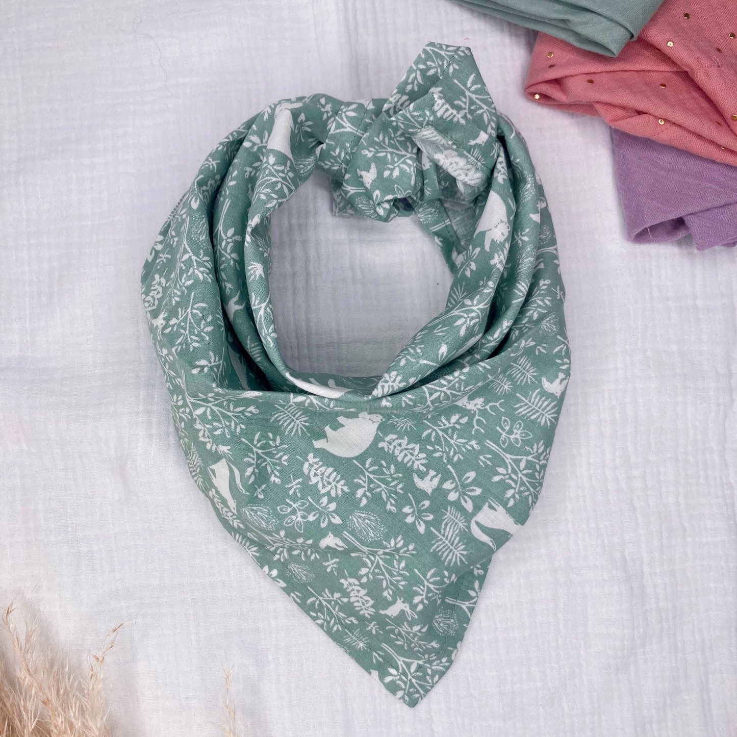 Bandana / Foulard enfant – Vert sauge motif animaux foret