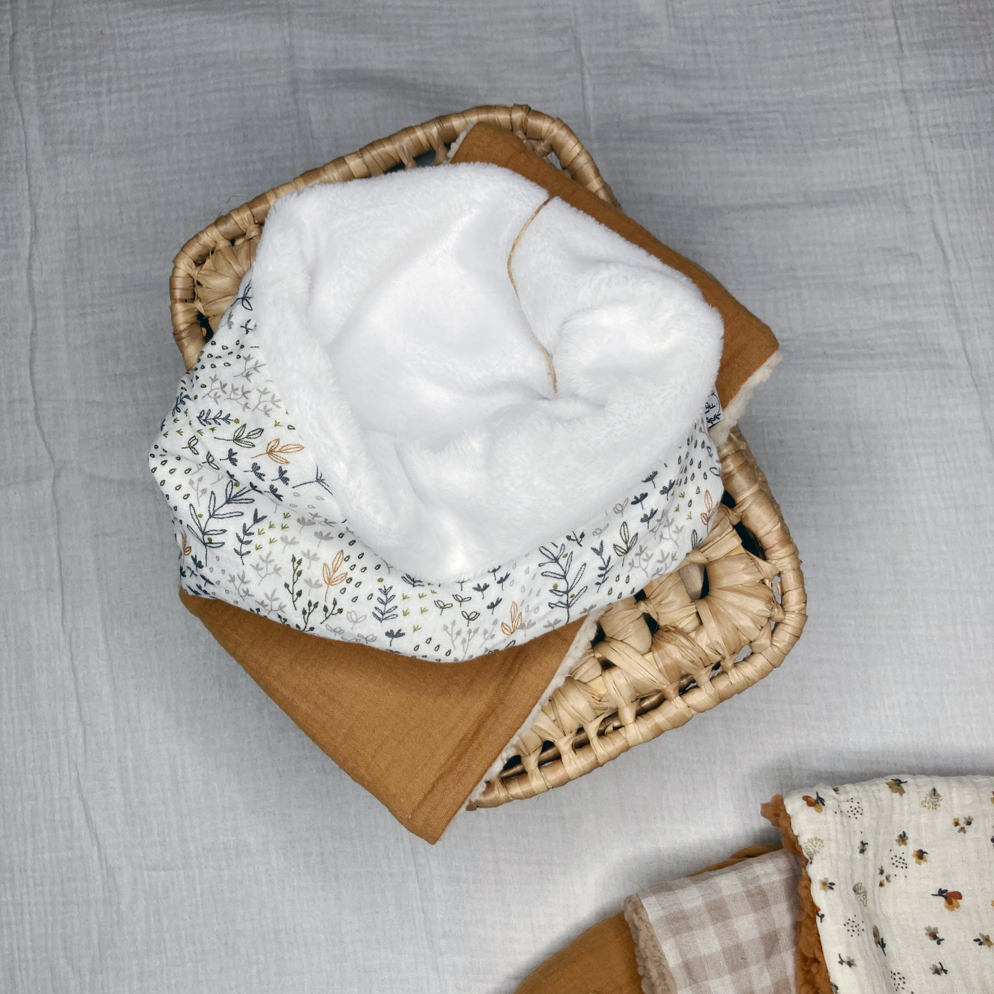 Tour de cou - Blanc motif feuillage