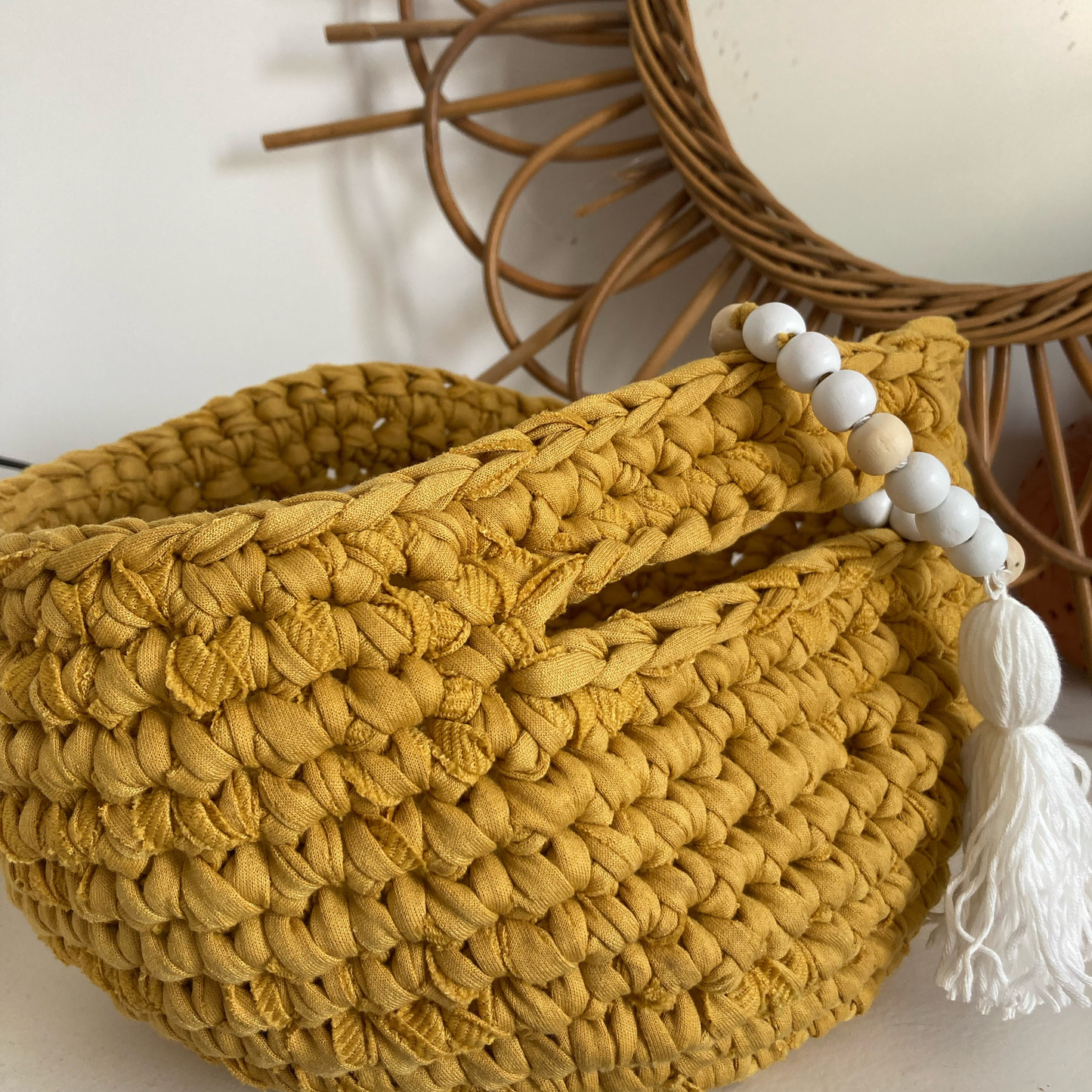 Panière en crochet – Blanc chiné (Rouge, vert)