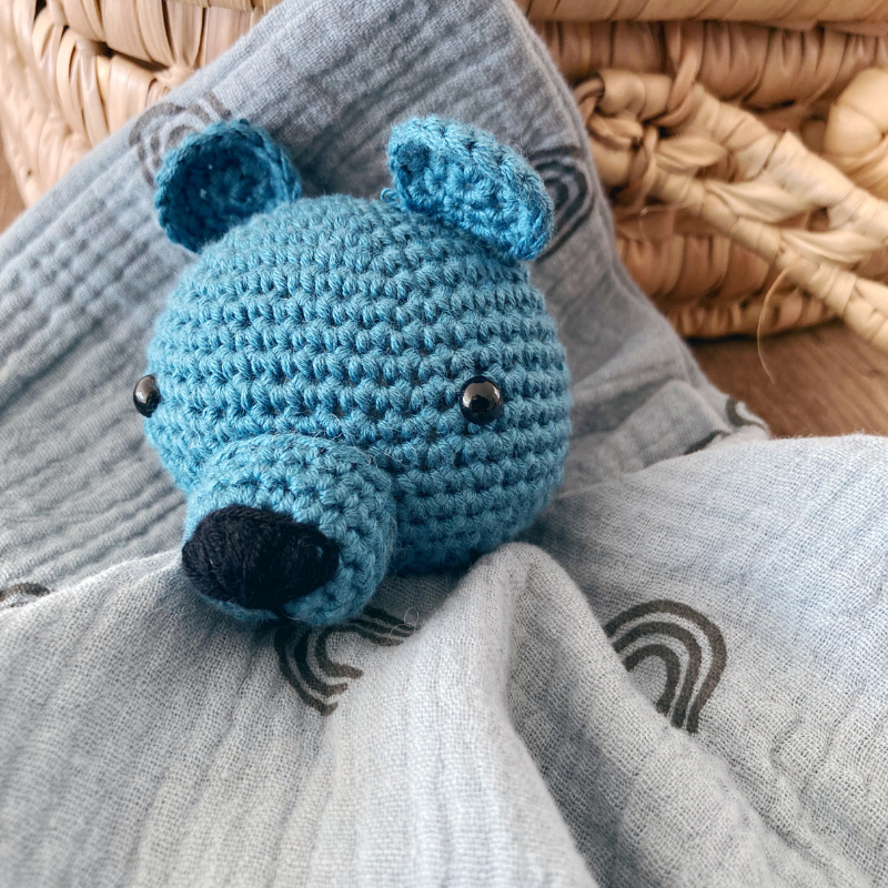Doudou Ours - Vert de gris avec arc-en-ciel