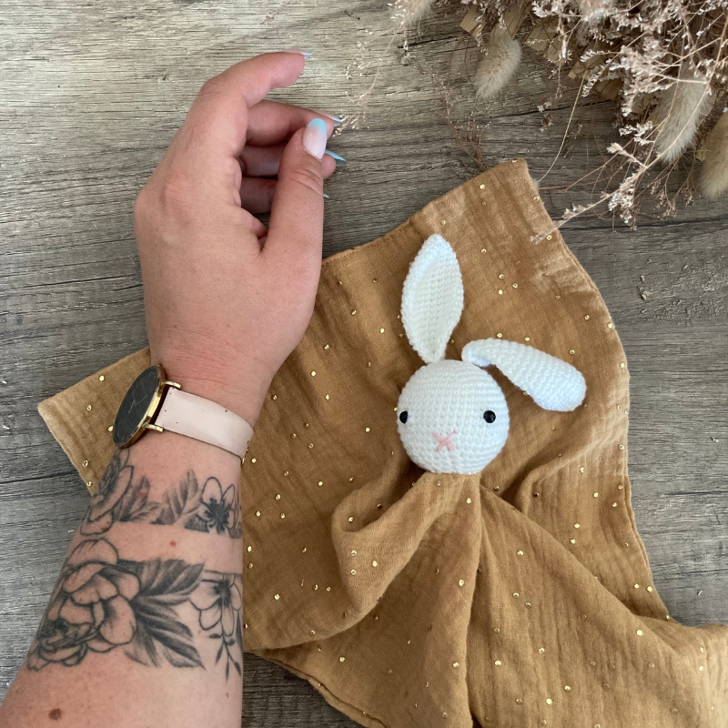 Doudou Lapin - Gaze de coton Camel à pois dorés