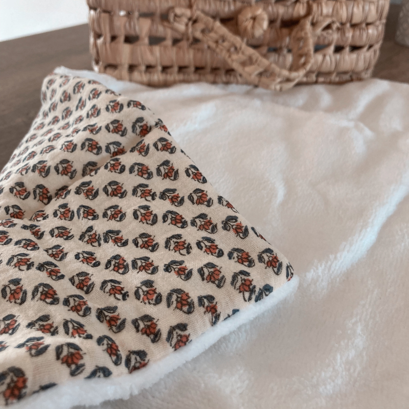 Tapis à langer nomade - Écrue à fleur tomette