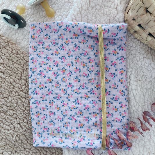 Protège carnet de santé - Gaze de coton Parme à fleurs - La Petite Framboise