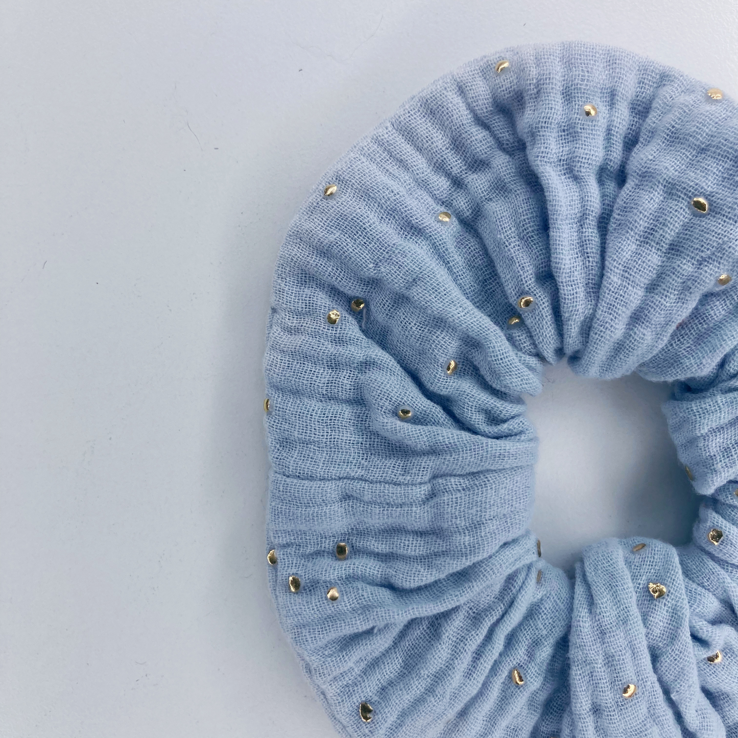 Chouchou Tissu - Bleu glacial à pois dorés