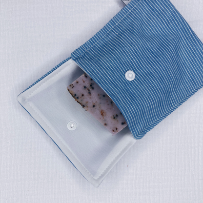Pochette à Savon Imperméable – Bleu jean rayé - La Petite Framboise