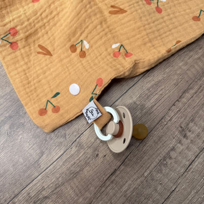 Doudou Chat - Camel à cerises